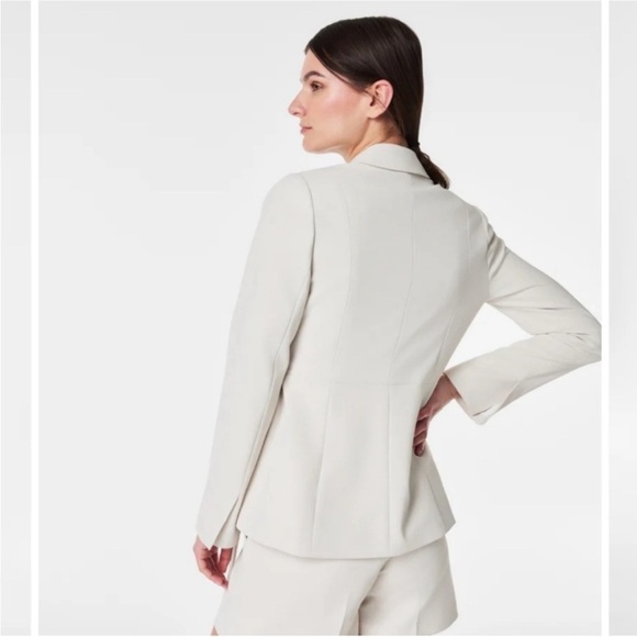 Spanx carefree crepe blazer with tie detail parchment size medium NEW - Picture 2 of 12